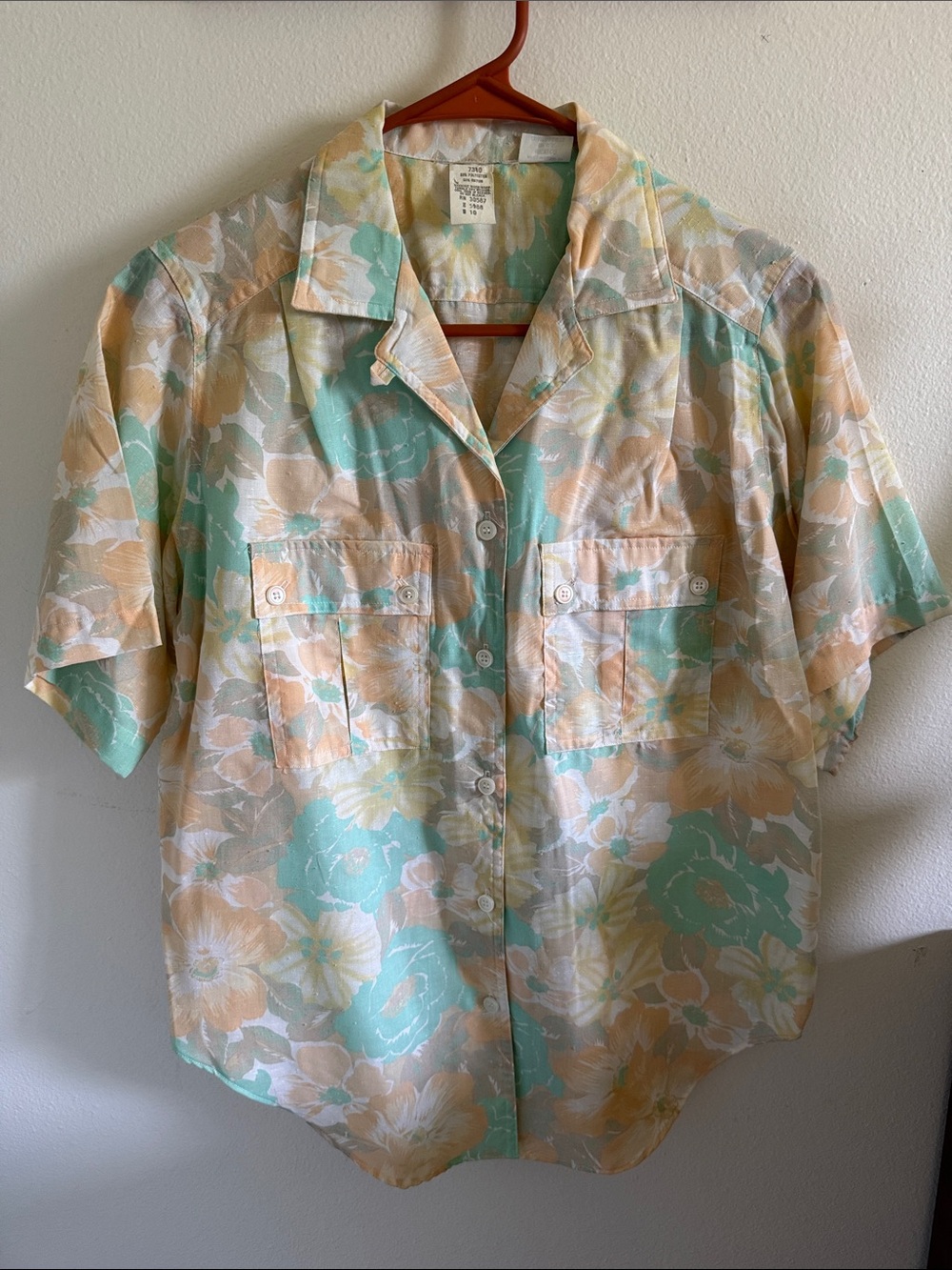Vintage Floral Button-Up Shirt in Mint & Peach